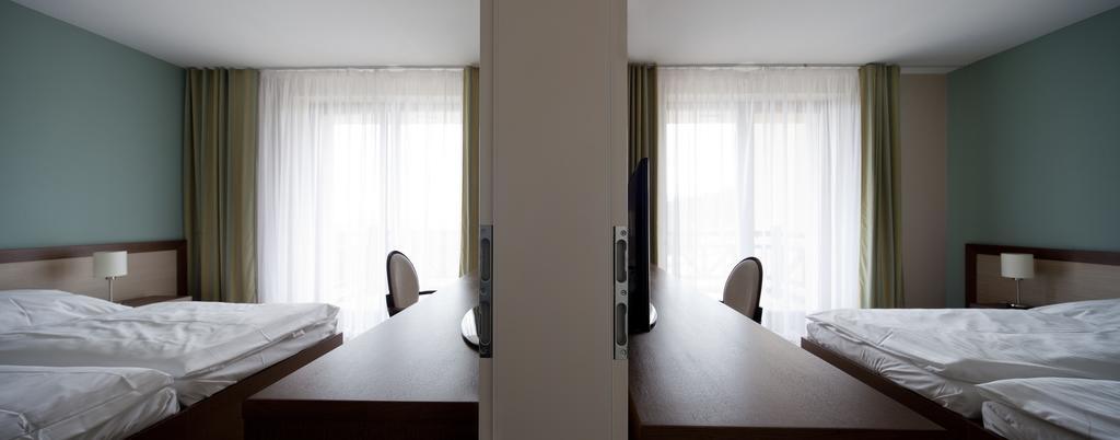 Hotel Green โดลนีคูบีน ภายนอก รูปภาพ