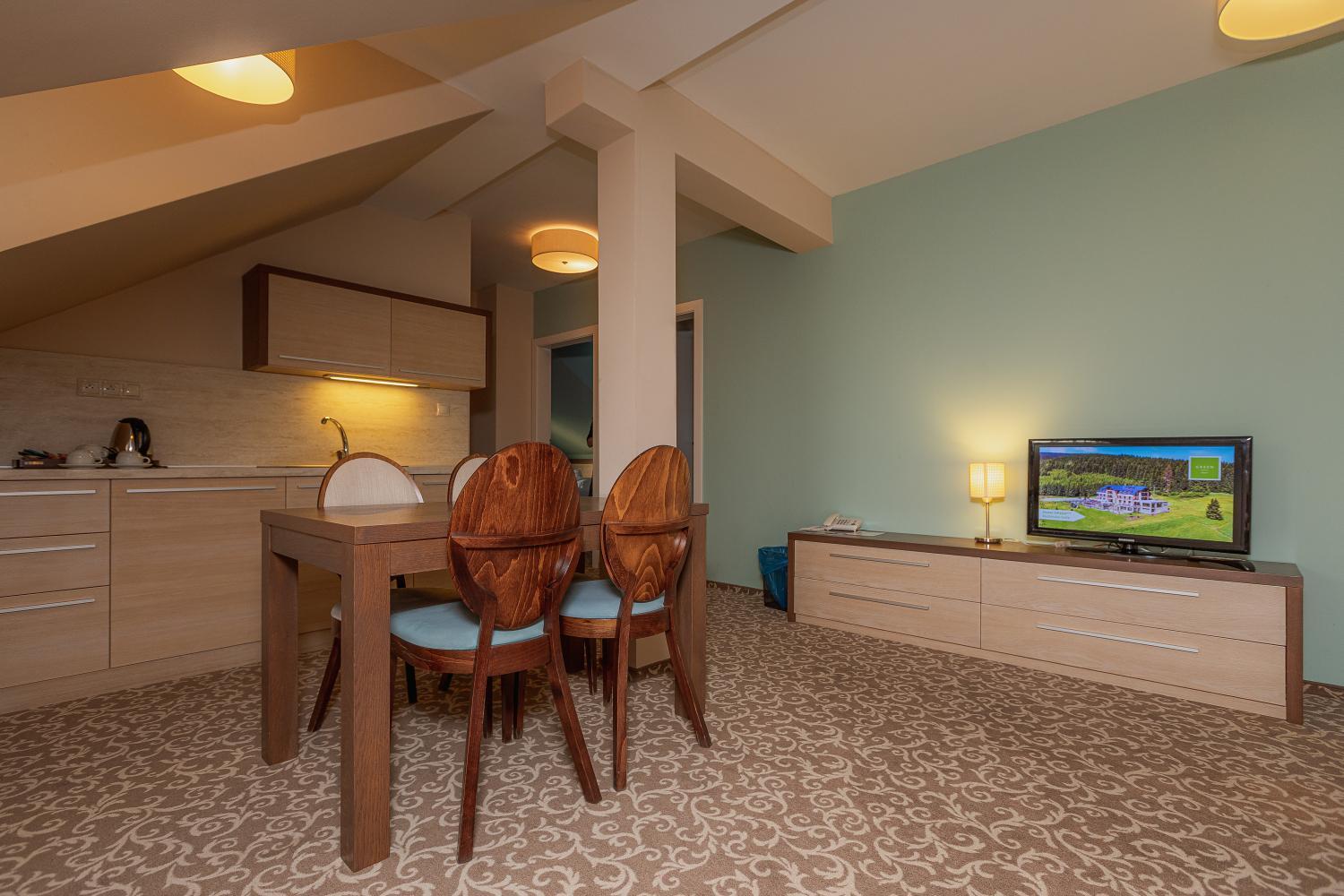 Hotel Green โดลนีคูบีน ภายนอก รูปภาพ