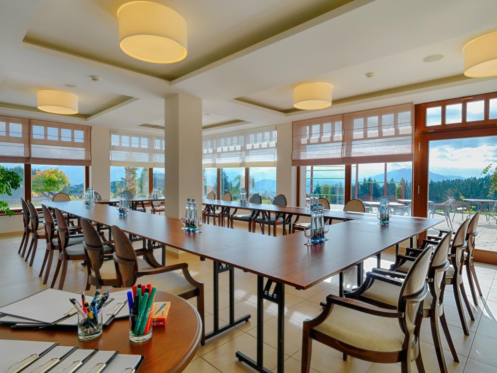 Hotel Green โดลนีคูบีน ภายนอก รูปภาพ